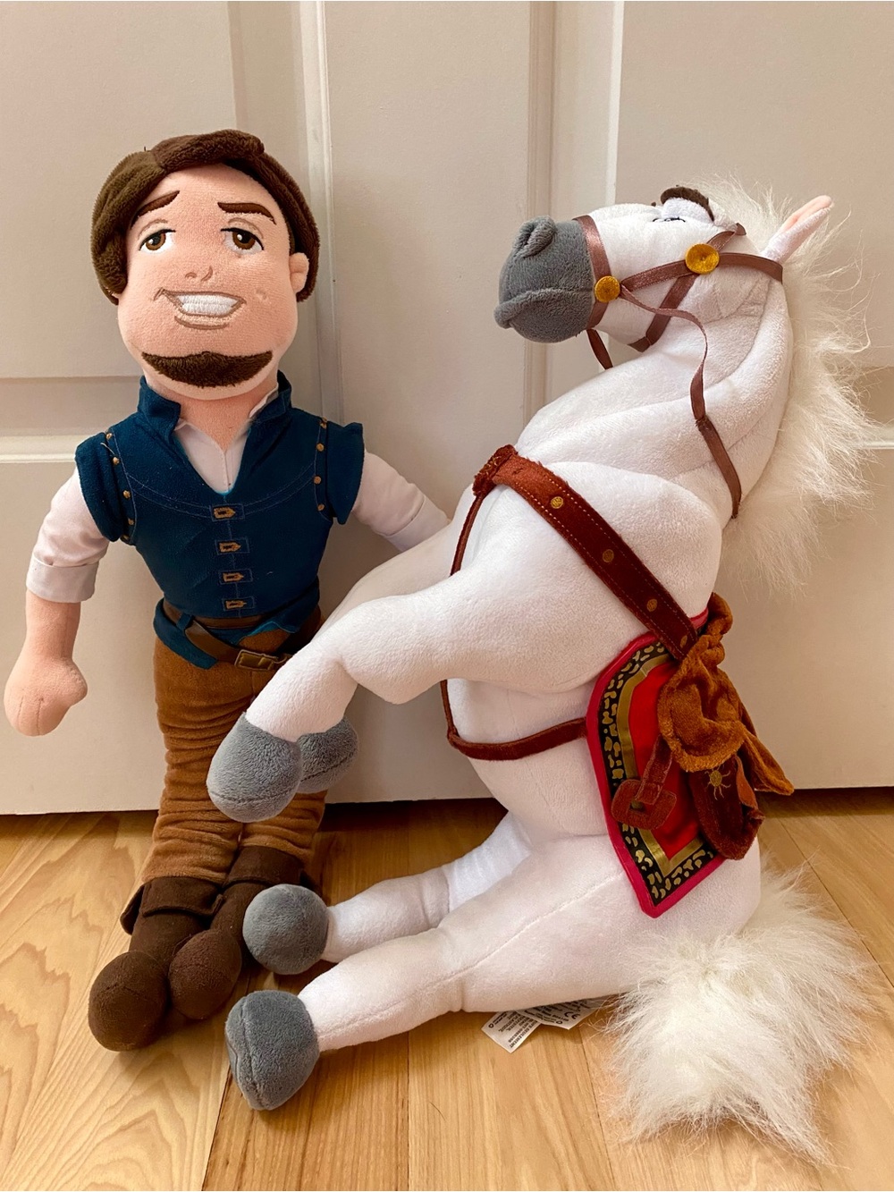Disney Tangled Flynn Rider and Maximus Horse Plush Dolls 14 in and 21 in